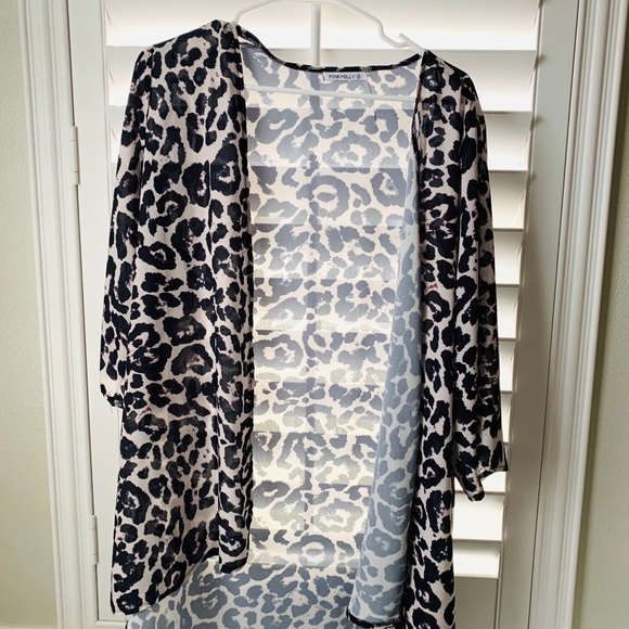 Women’s Leopard Print Kimono - Picture 2 of 6